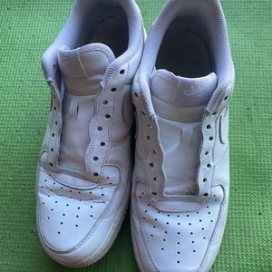 White Nike Air Force 1
